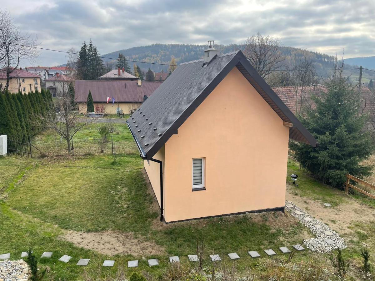 Brzoskwiniowy Domek Ustrzyki Dolne Exteriér fotografie